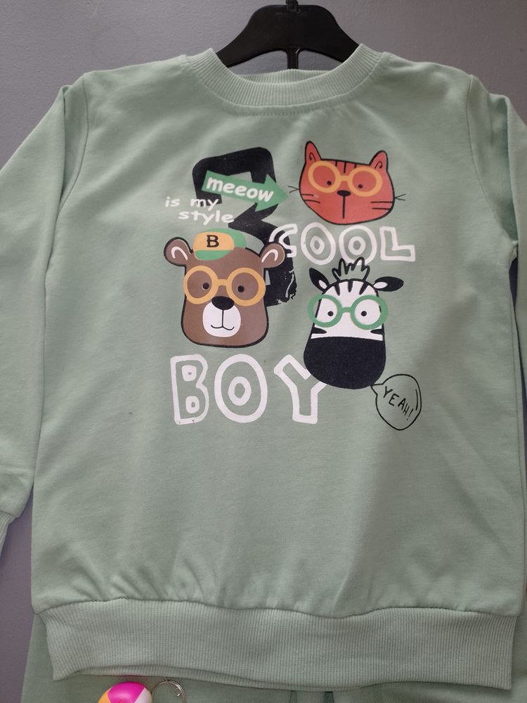 Kids Green Sweatshirt And Sweatpants Set image 6