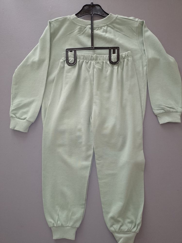 Kids Green Sweatshirt And Sweatpants Set image 5
