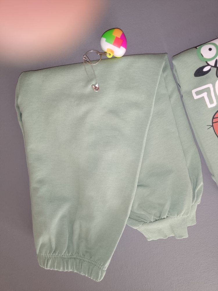 Kids Green Sweatshirt And Sweatpants Set image 3