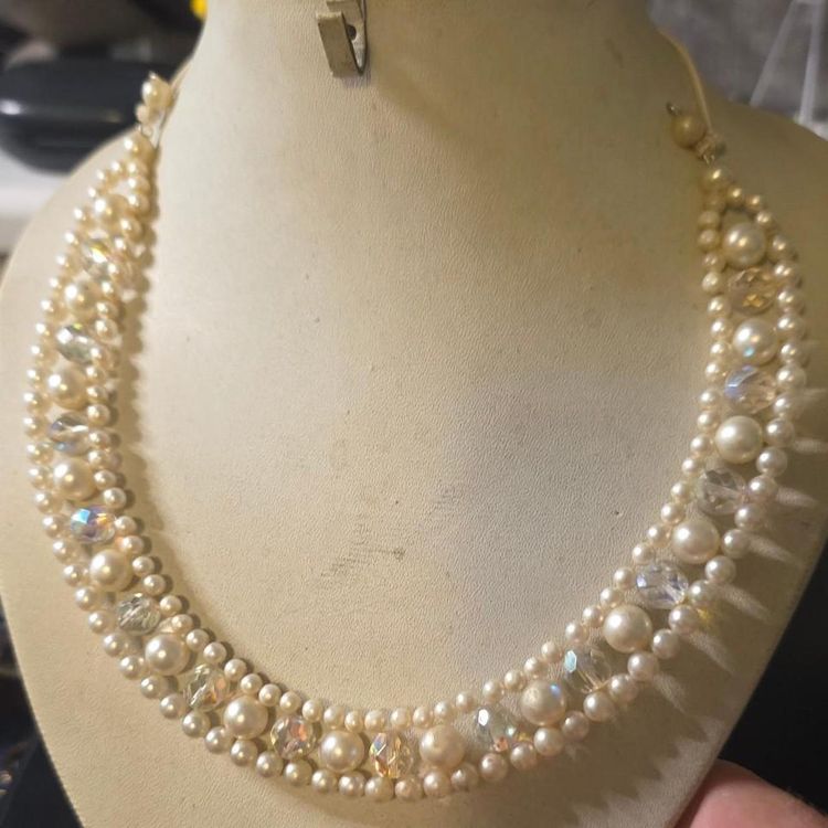 Pearl And Crystal Beaded Necklace image 1