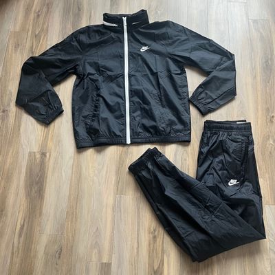 BNWT Nike Woven NSW Windbreaker Tracksuit Top & Bottoms 2 Piece Set, Black