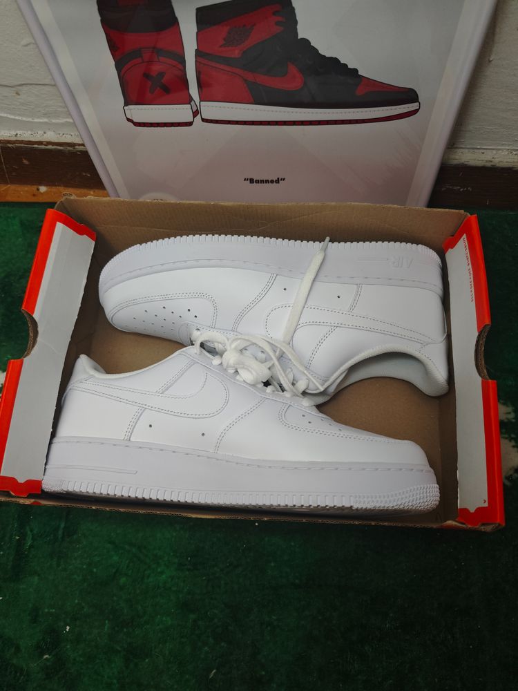 Nike Air Force 1 Triple White 