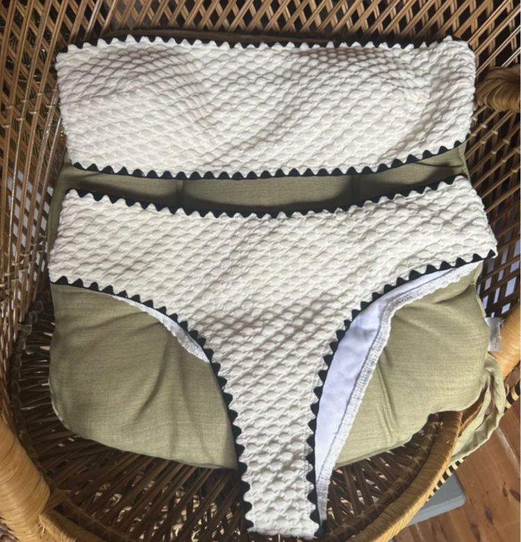 White Textured Bikini Set imagen 1