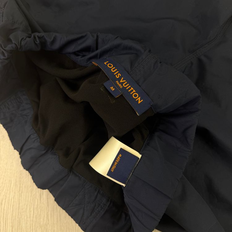Immagine di Louis Vuitton Men’s Blue Swim Shorts - Medium 6