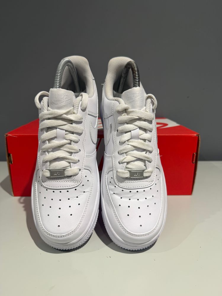 Nike Air Force 1 Low '07 White UK 4.5 (No Box) obraz 3
