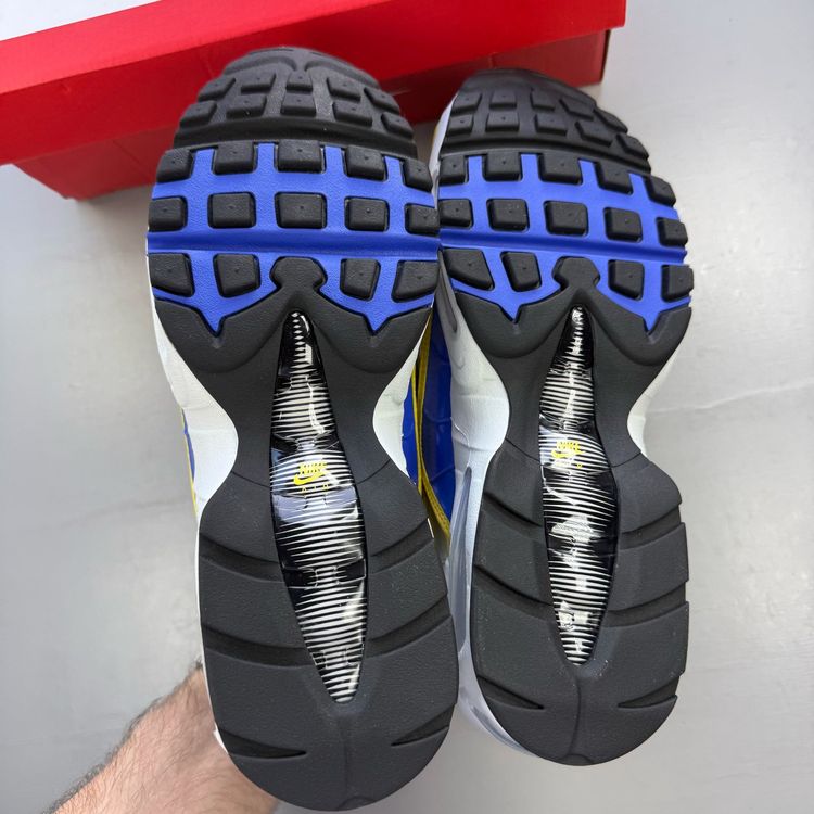 Immagine di Nike Air Max Joga Bonito R9 Size UK 9 Metallic Silver Men's Trainers IX8646-001 3