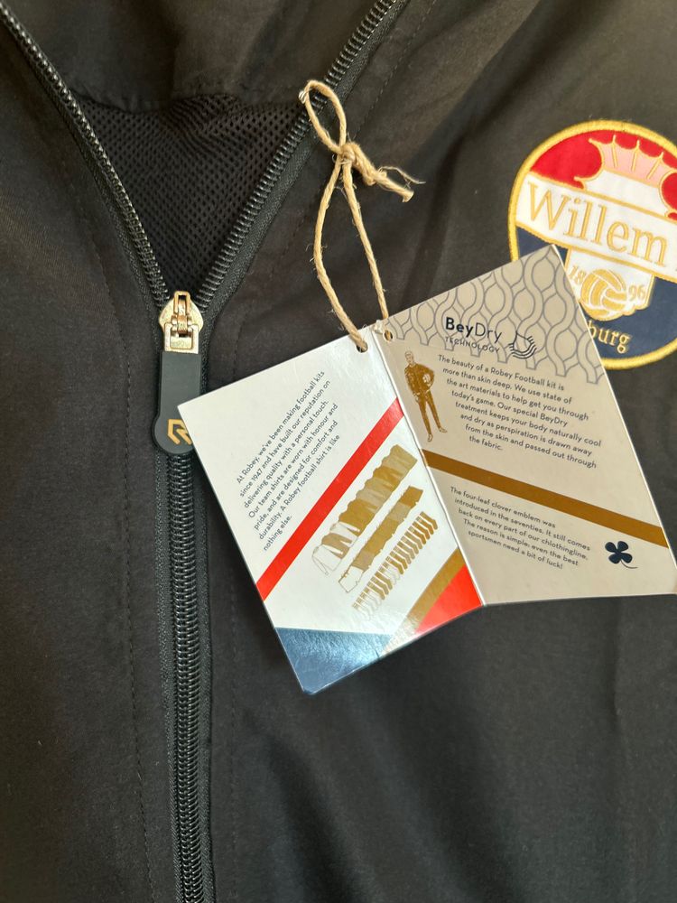 Willem II raincoat XS BNWT 3