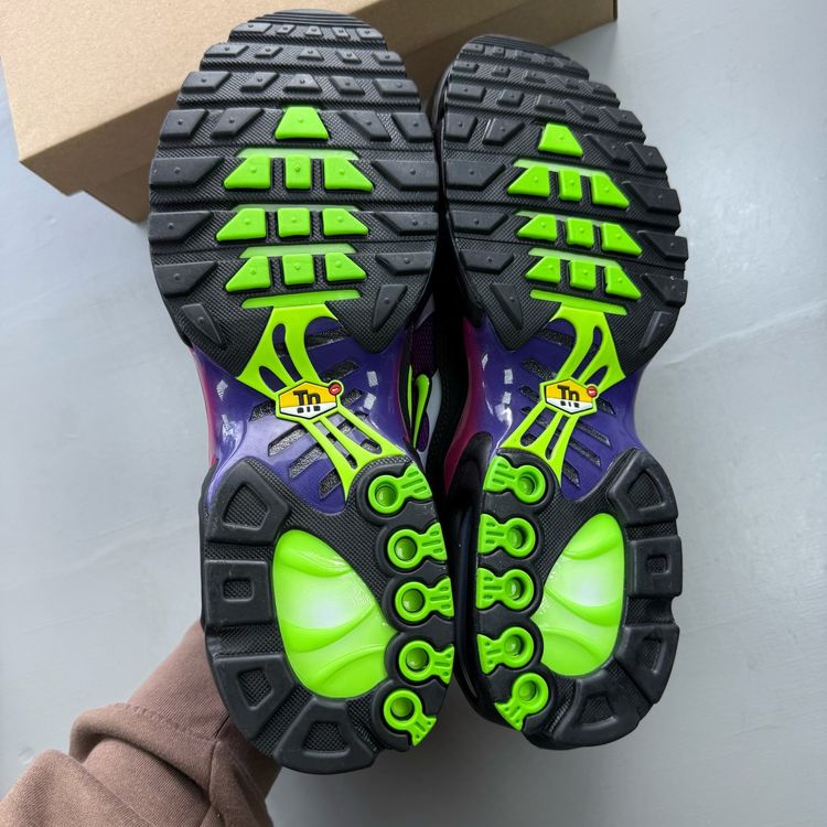 Nike Air Max Plus TN Size UK 9 Fireberry Pink Purple Men's Trainers 604133-610 obraz 3
