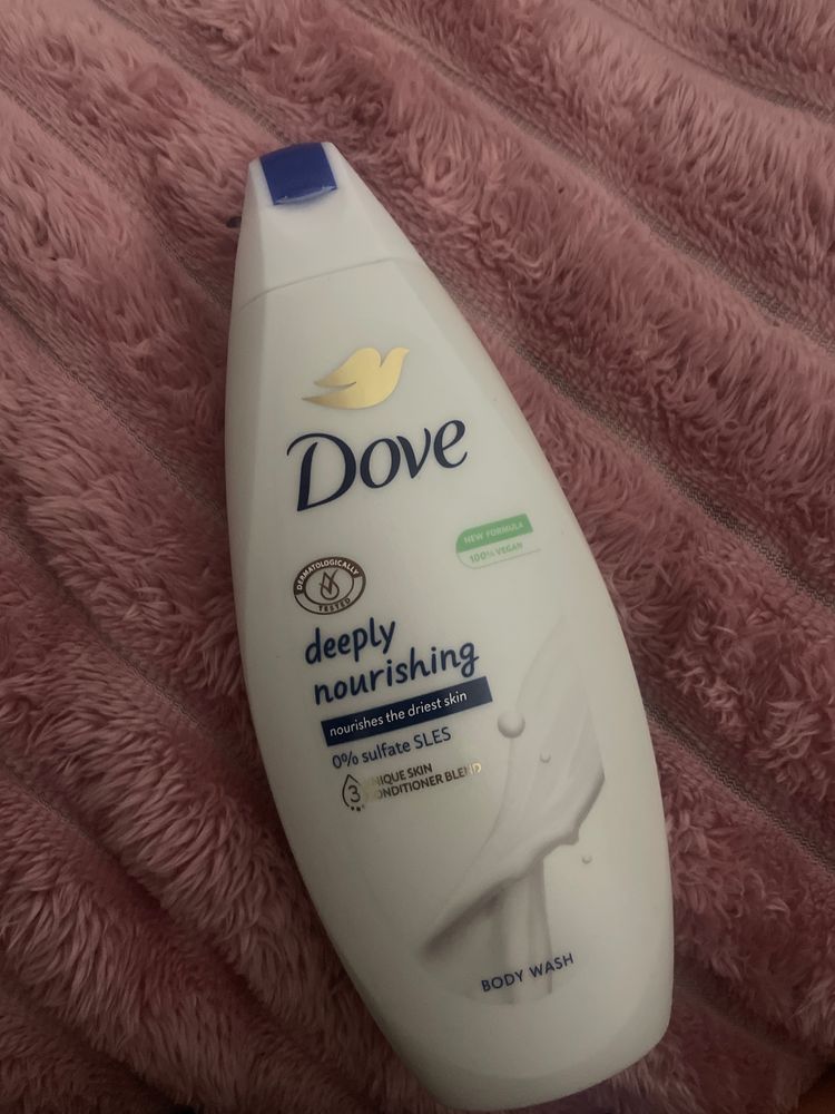 Dove Dove Deeply Nourishing Body Wash product image
