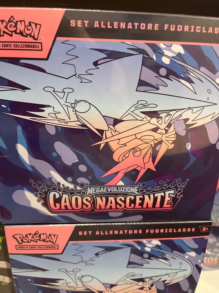 Pokémon Mega Evoluzione Caos Nascente Set Allenatore Fuoriclasse