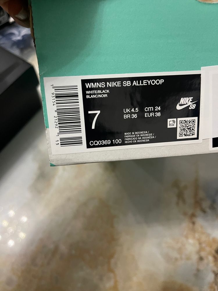 Wmns Nike Sb Alleyoop Sneakers 2