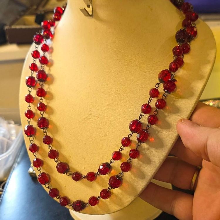 Immagine di Red Beaded Necklace cherry glass  8