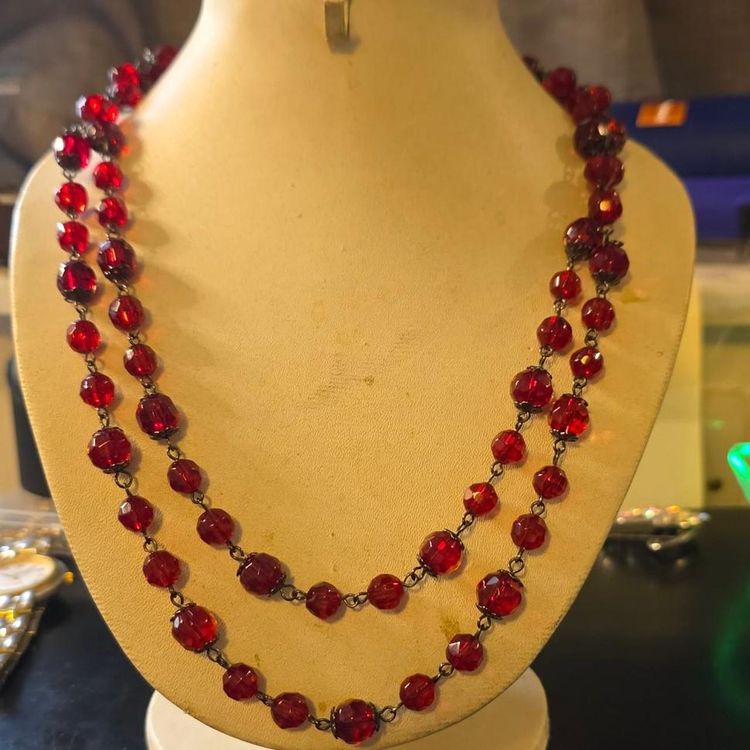 Immagine di Red Beaded Necklace cherry glass  7