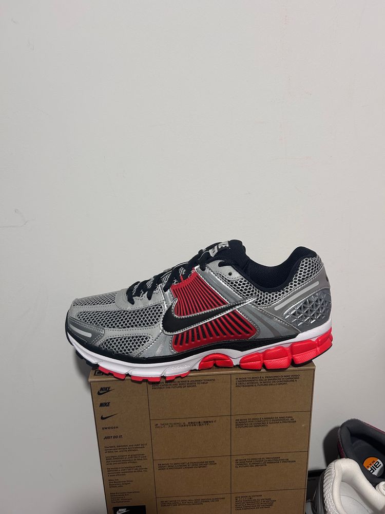 Nike VOMERO 5 