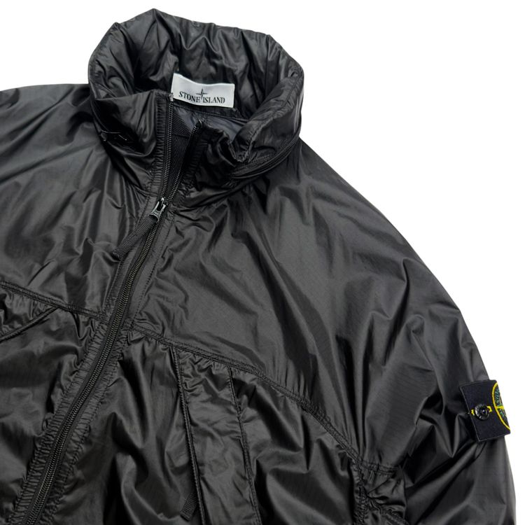 Immagine di A/W 25 Stone Island Ripstop Light HT Nylon Windbreaker Jacket - Black 7