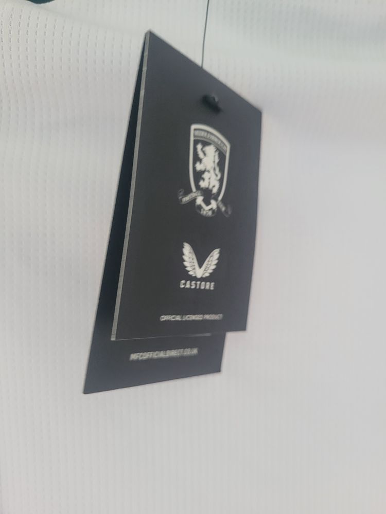 Middlesbrough FC 25/26 3rd shirt age 7-8 bnwt 9
