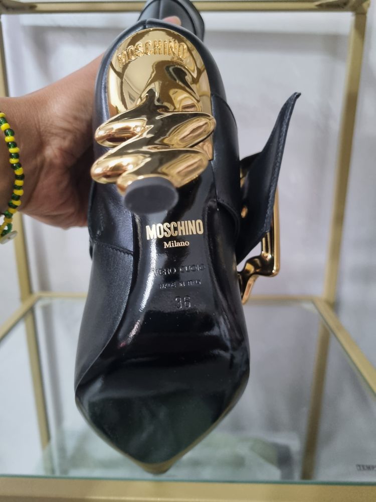 Immagine di Moschino Couture Black Leather Ankle Boots With Gold Buckle And Heel 3