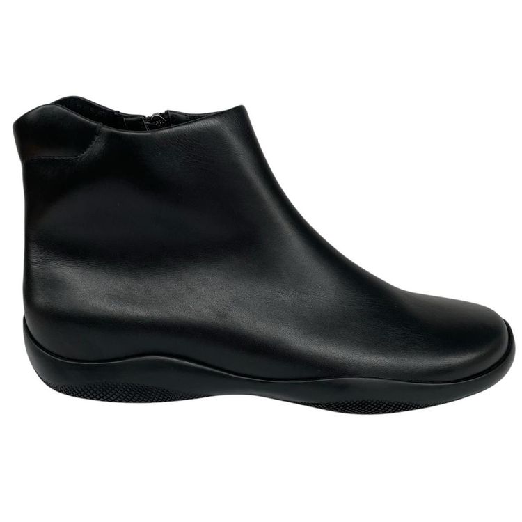 Prada Calfskin Leather Toblach Ankle Boots UK 9 imagen 1