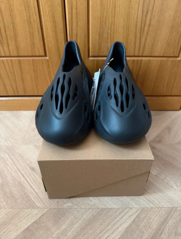 Immagine di Adidas Yeezy Foam Runner Onyx HP8739 – 44 2/3 2