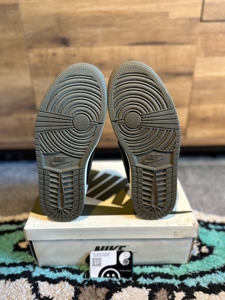 Nike Air Jordan 1 Travis Scott “ Olive” U.K. 7.5 image 3