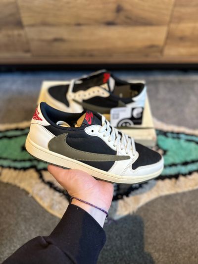 Nike Air Jordan 1 Travis Scott “ Olive” U.K. 7.5