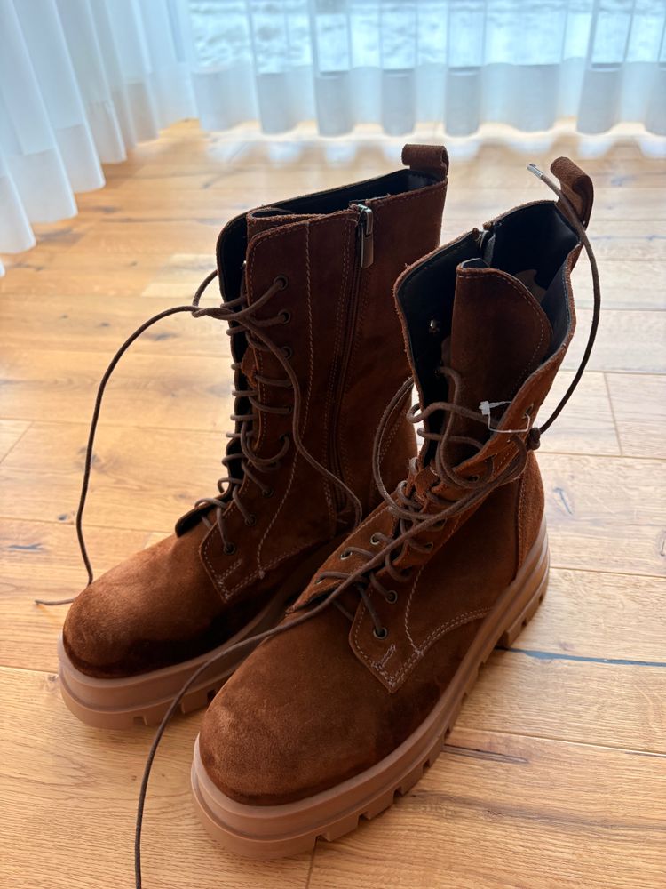 Other Iunovo Brown Suede Lace-Up Boots size 40 product image