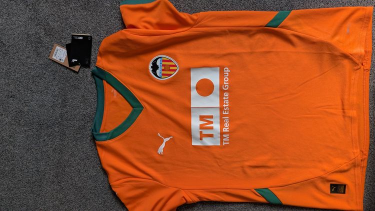 Puma Valencia Cf 2024/25 Home Shirt  medium