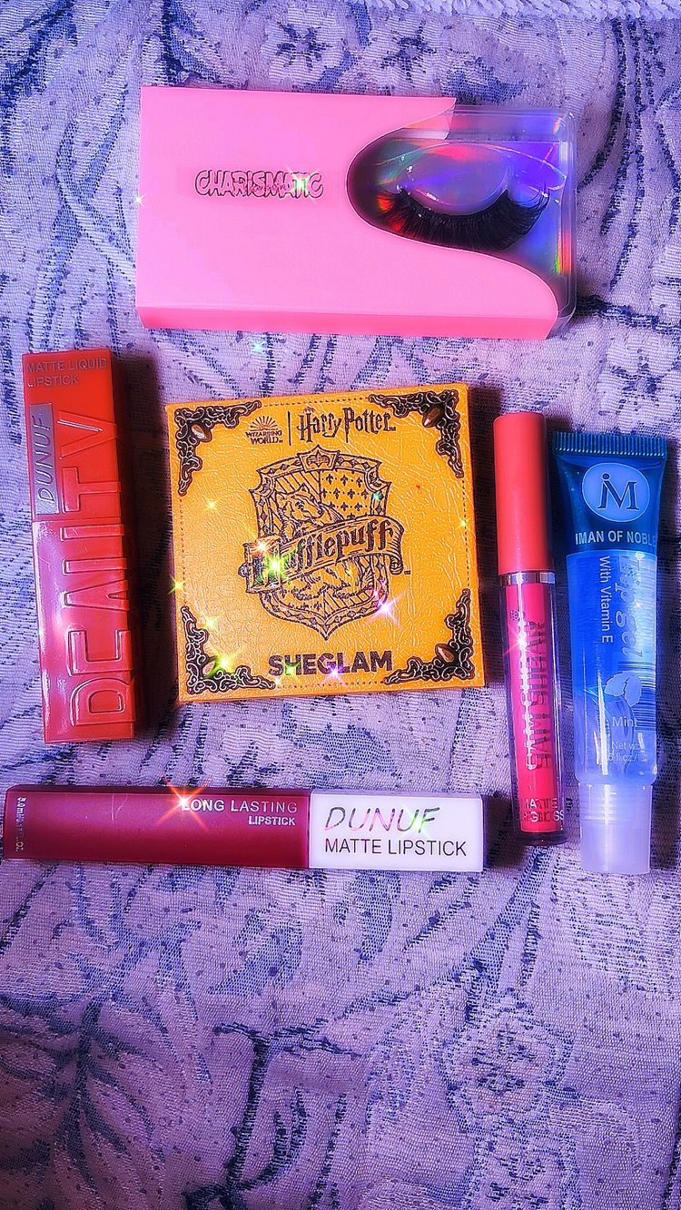 Immagine di Sheglam Harry Potter Hufflepuff Eyeshadow Palette 1