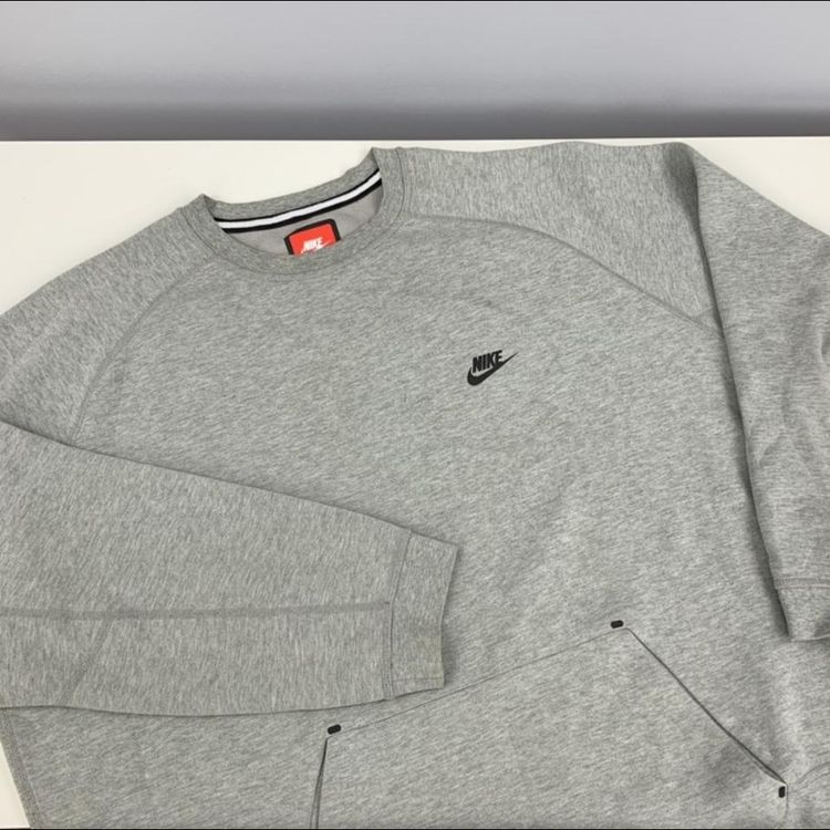 Nike sweatshirt 1