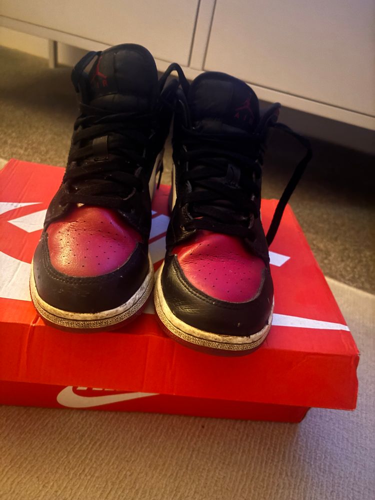 Nike Air Jordan 1 Mid Sneakers image 5