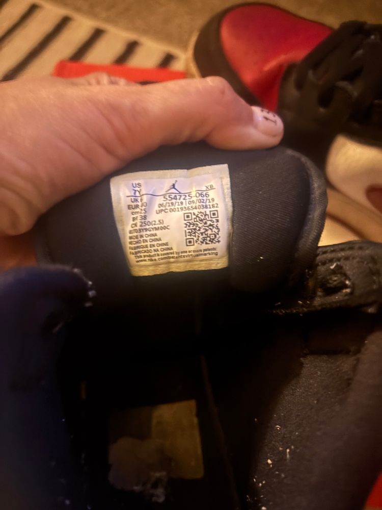 Nike Air Jordan 1 Mid Sneakers image 3