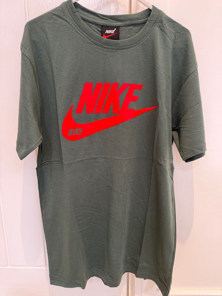 Nike T-Shirt - Factory Seconds 