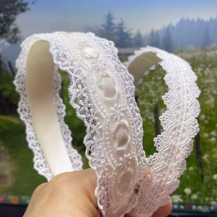 Immagine di White Lace Headbands 1