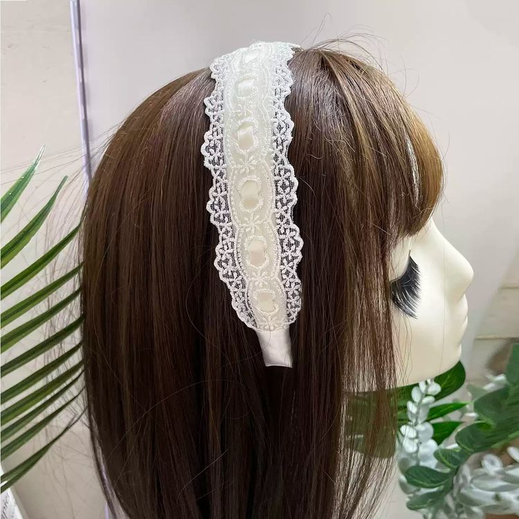 Immagine di White Lace Headbands 3