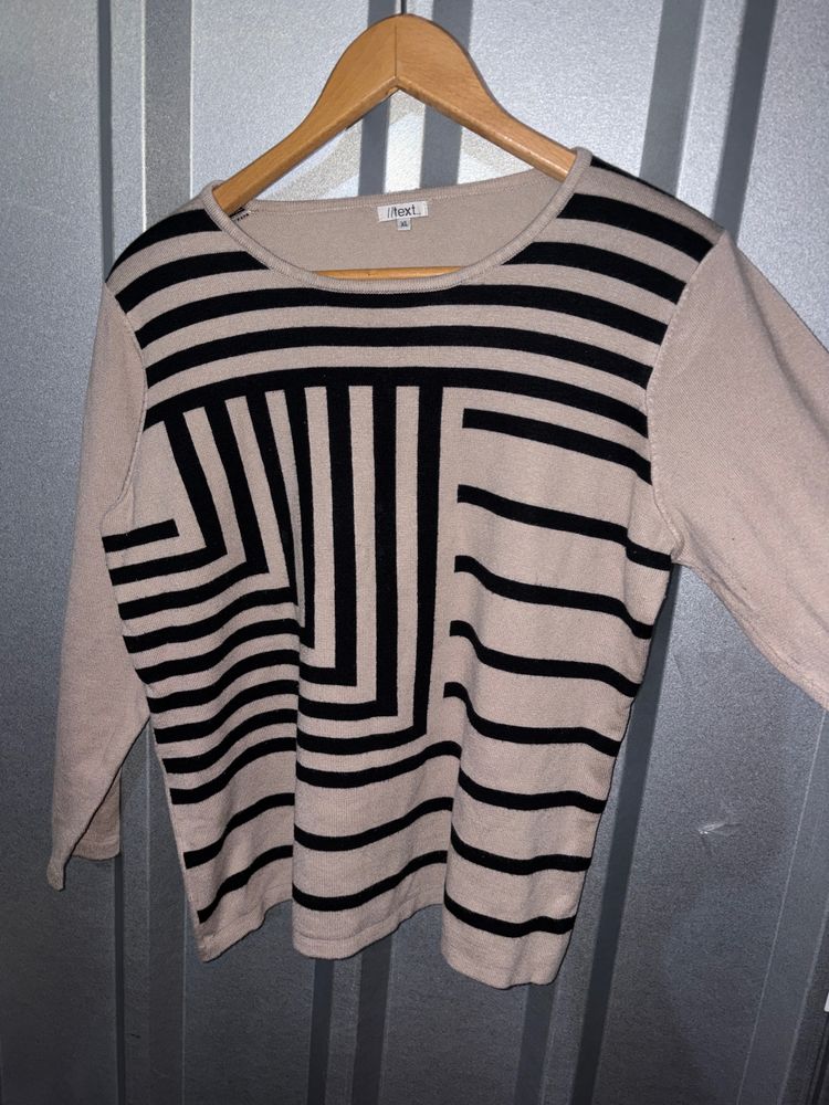 //Text. Xl Long Sleeve Top obraz 4