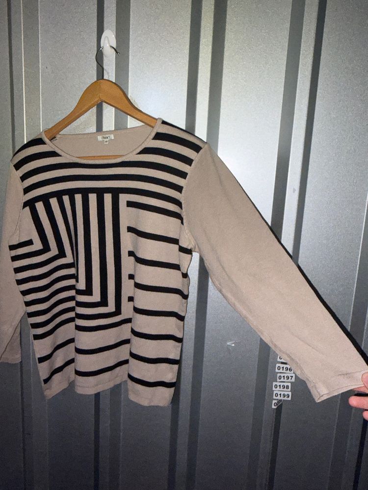//Text. Xl Long Sleeve Top image 1