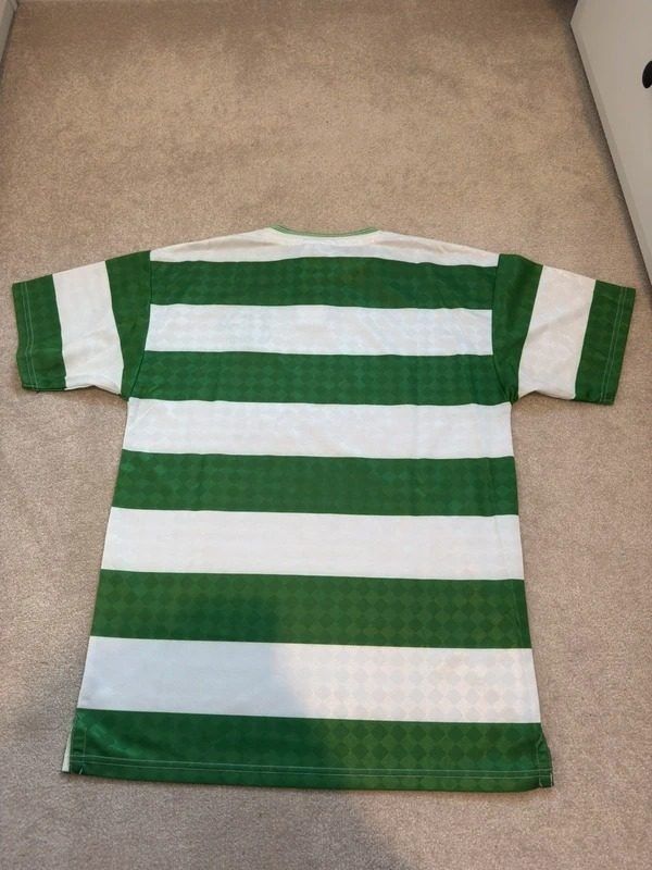 Green And White Striped Shirt imagen 2