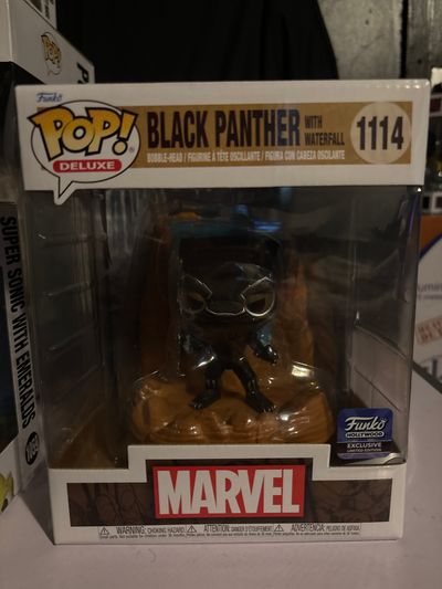 Funko Pop Deluxe Black Panther With Waterfall