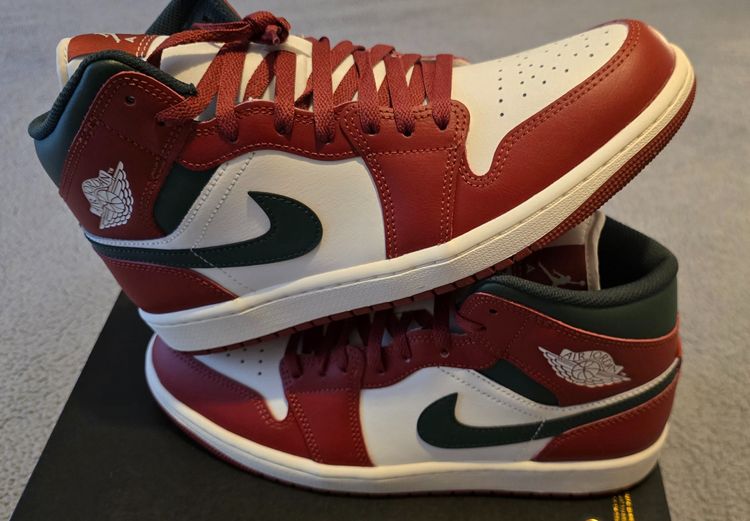 Nike J1 Mid Red Green Sail  product image