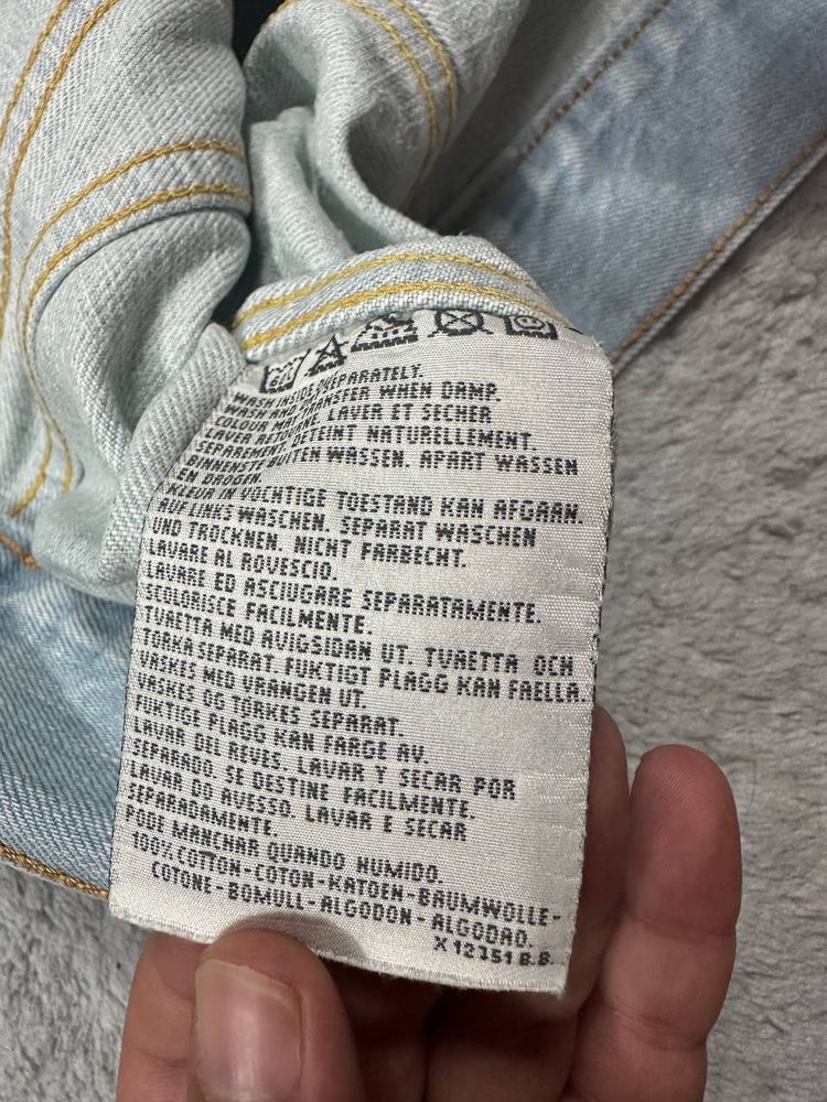Immagine di Levi Strauss & Co. Light Blue Denim Jacket 1997 6