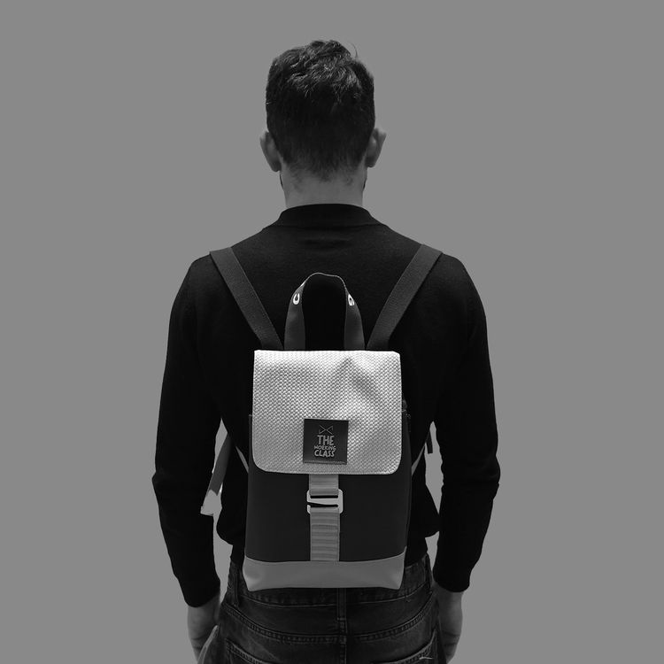 Mochila The Hook Mini Solapa Lila Impermeable DZ 6