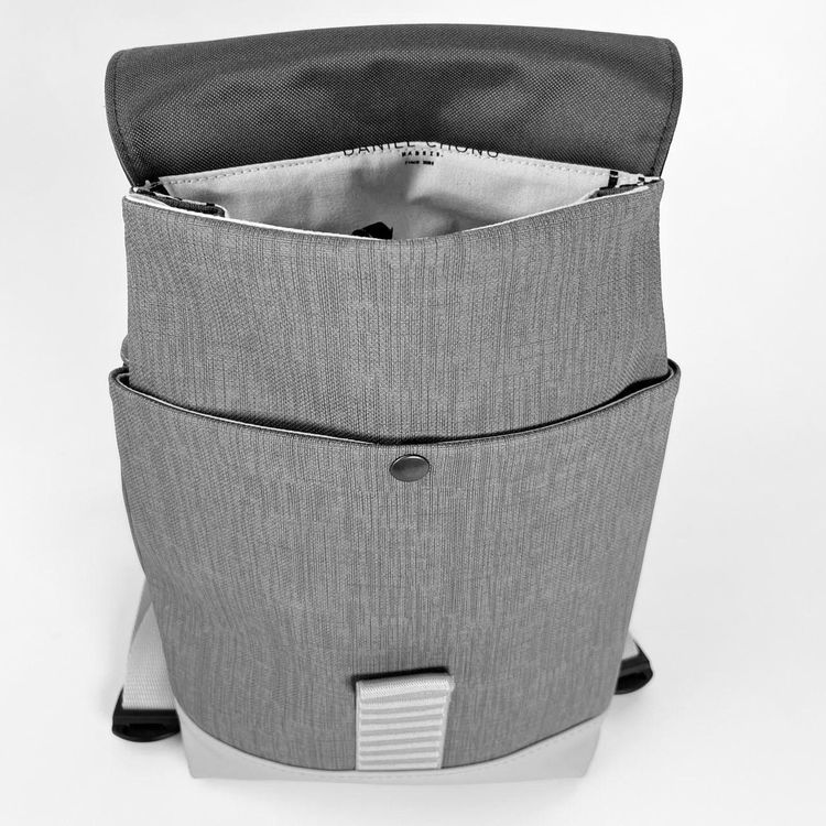 Mochila The Hook Mini Solapa Lila Impermeable DZ 2