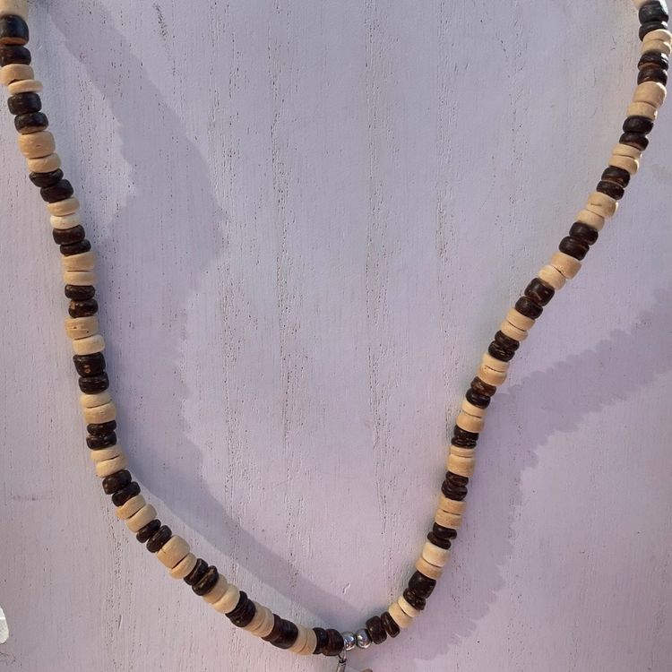 Beaded Necklace With Tooth Pendant imagen 1
