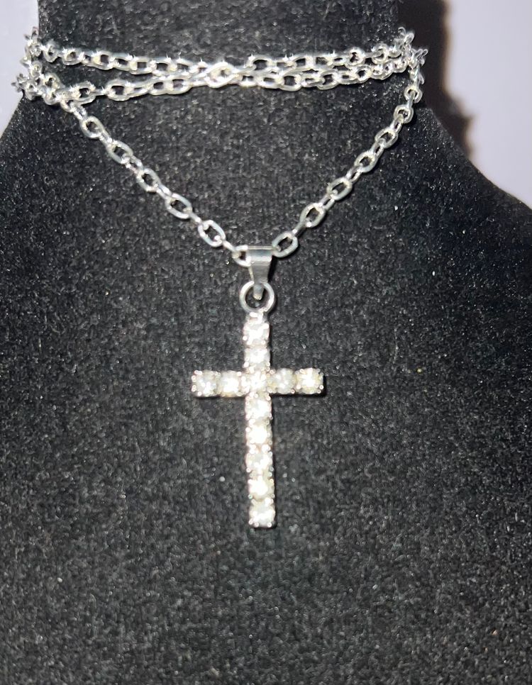 Silver cross diamantè necklace