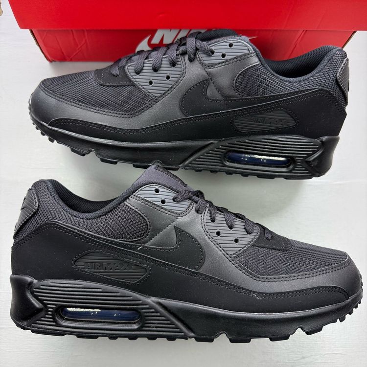 Immagine di Nike Air Max 90 Size UK 11 Triple Black Men's Trainers CN8490-003 1