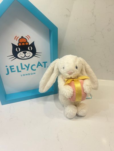 Jellycat Bashful Bunny with present BNWT retired