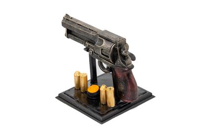 The Samaritan Hellboy's Gun Resin Replica With Stand 4