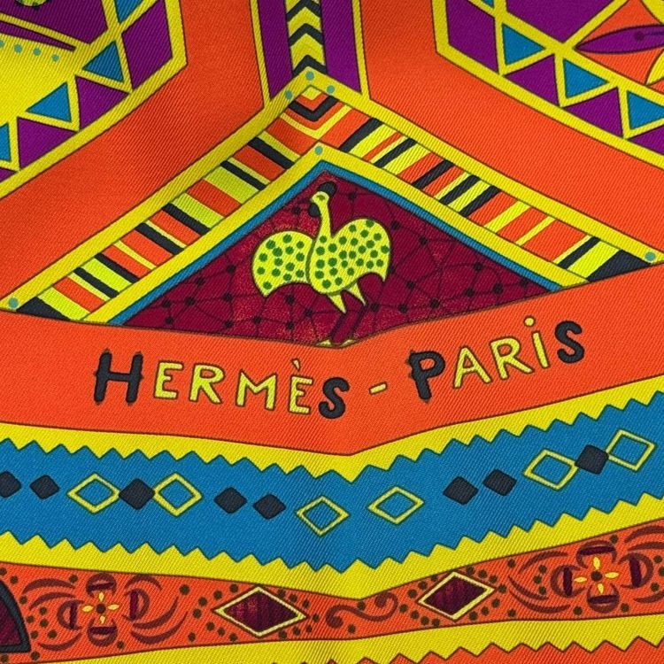 Foulard Carré 90 “Ors Bleus D’Afrique” image 4