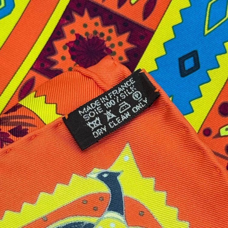 Foulard Carré 90 “Ors Bleus D’Afrique” image 5