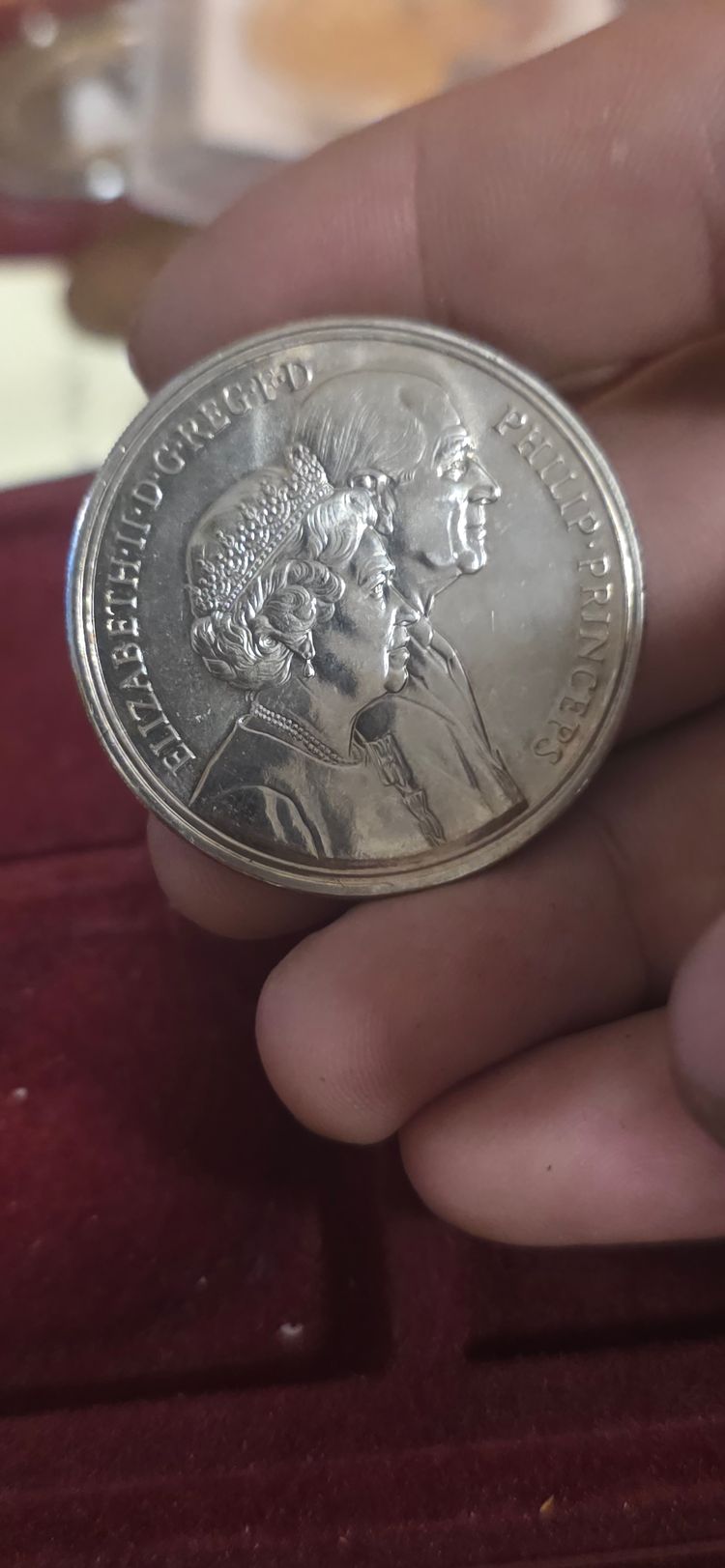 £5 pound Commemorative Coin £7 4